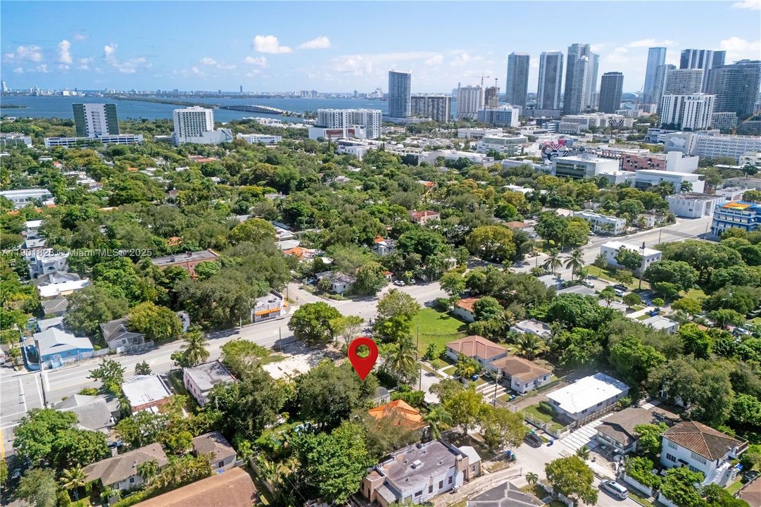 For Sale: $1,590,000 (4 beds, 2 baths, 1474 Square Feet)