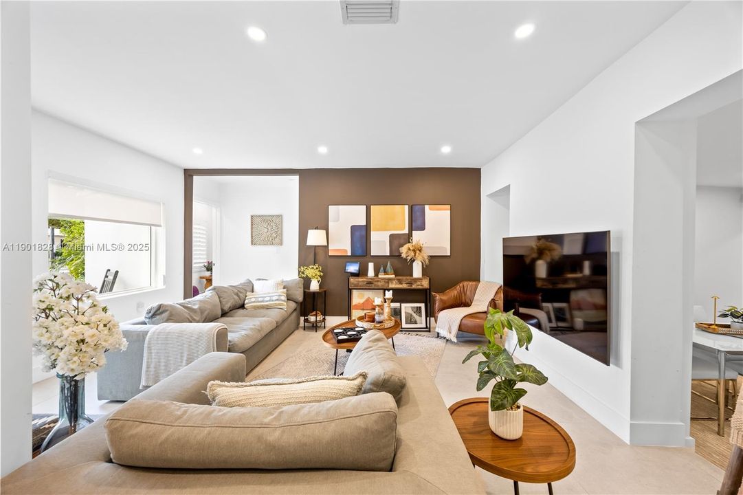 For Sale: $1,590,000 (4 beds, 2 baths, 1474 Square Feet)