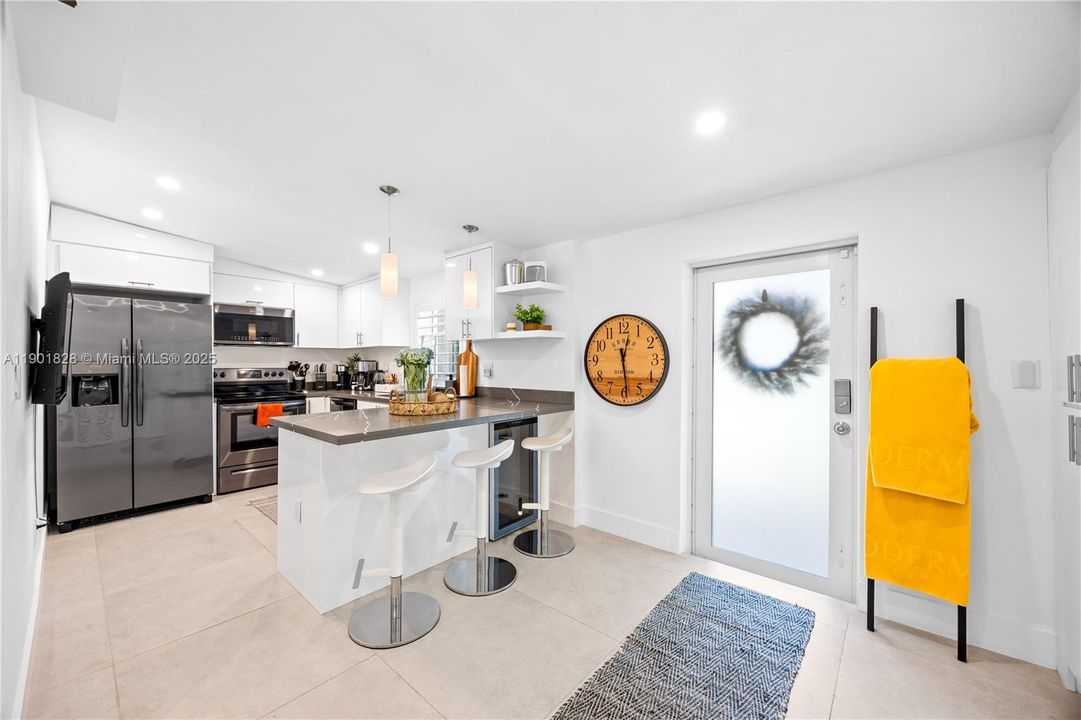 For Sale: $1,590,000 (4 beds, 2 baths, 1474 Square Feet)