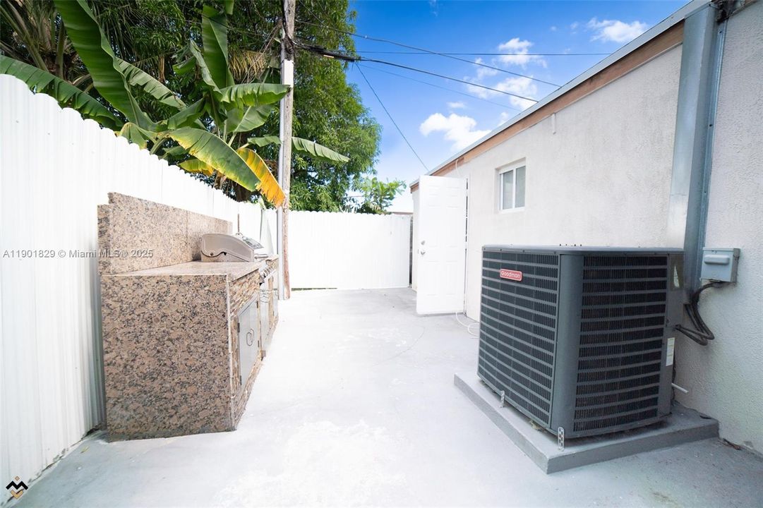 Recently Rented: $4,250 (4 beds, 4 baths, 1650 Square Feet)