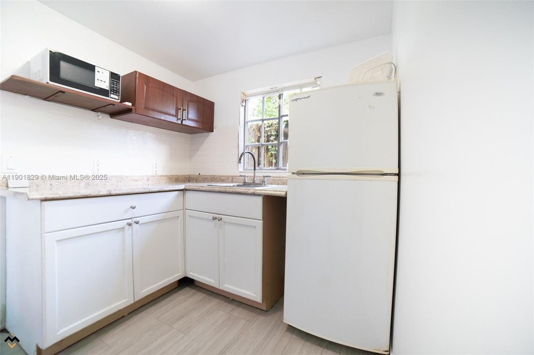 Recently Rented: $4,250 (4 beds, 4 baths, 1650 Square Feet)