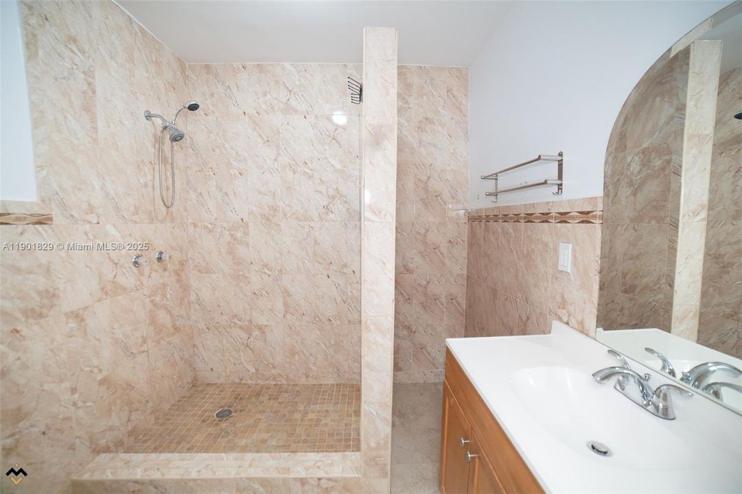 Recently Rented: $4,250 (4 beds, 4 baths, 1650 Square Feet)