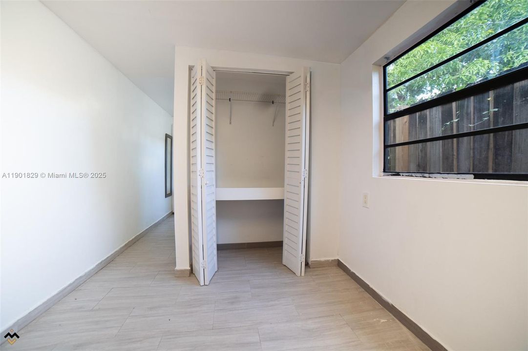 Recently Rented: $4,250 (4 beds, 4 baths, 1650 Square Feet)