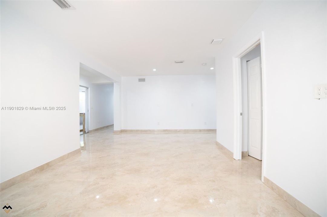 Recently Rented: $4,250 (4 beds, 4 baths, 1650 Square Feet)