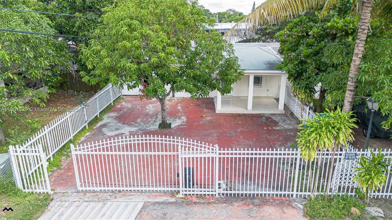 Recently Rented: $4,250 (4 beds, 4 baths, 1650 Square Feet)