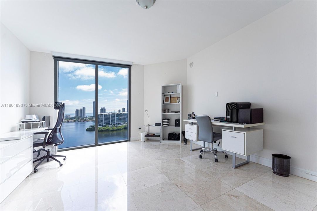 For Sale: $1,100,000 (2 beds, 2 baths, 2001 Square Feet)