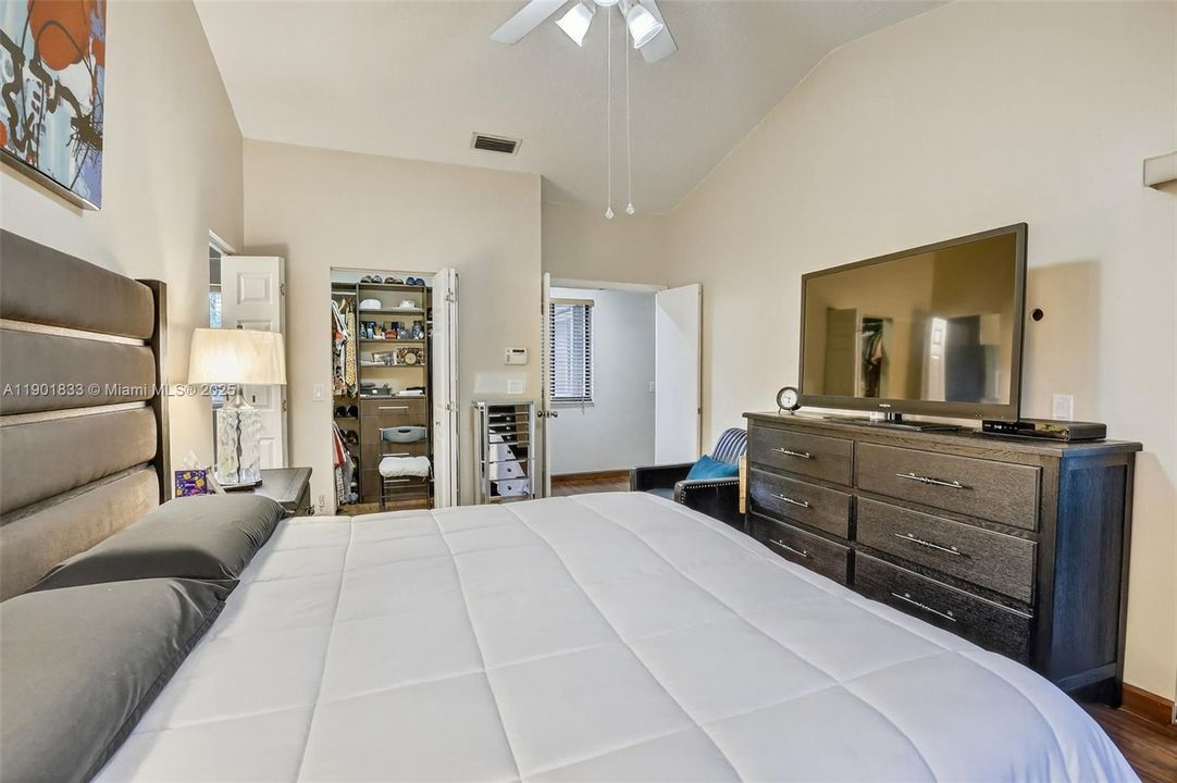 For Sale: $399,987 (3 beds, 2 baths, 1760 Square Feet)