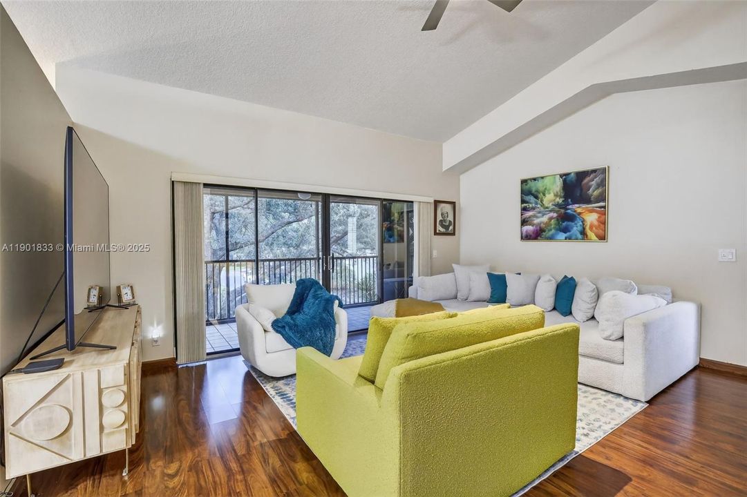 For Sale: $399,987 (3 beds, 2 baths, 1760 Square Feet)