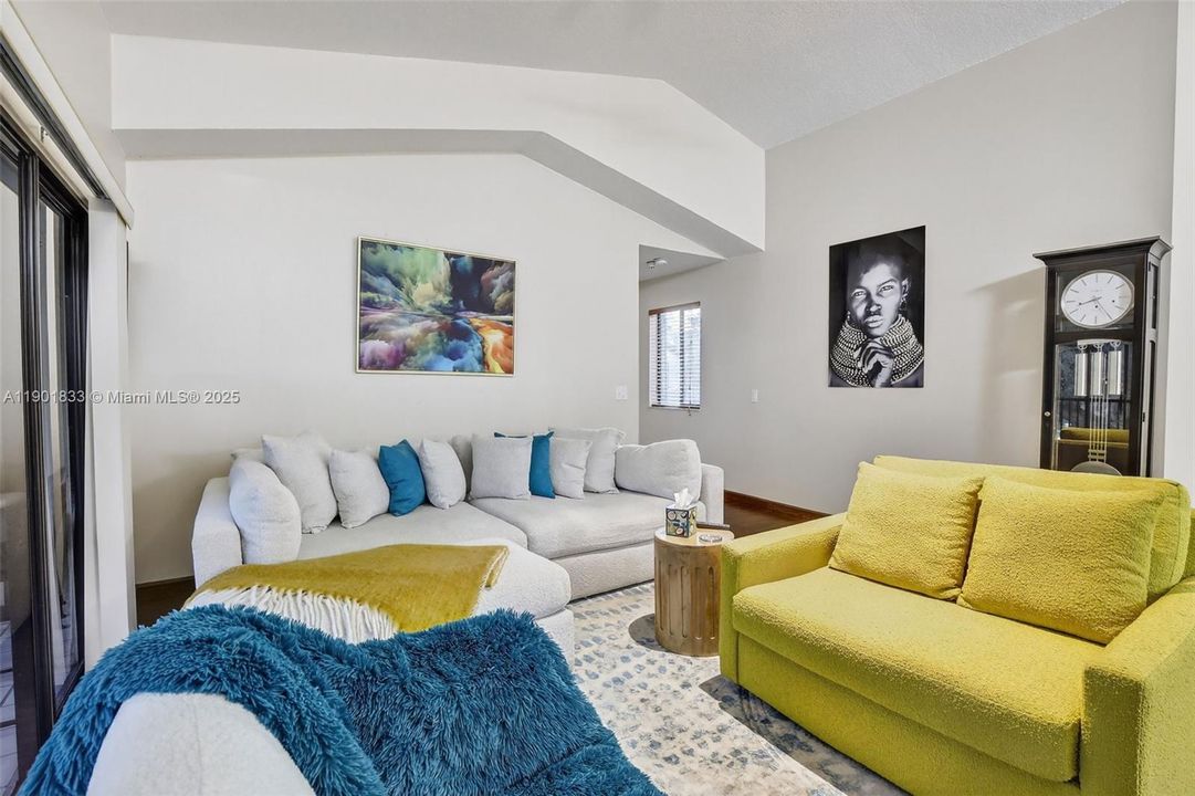 For Sale: $399,987 (3 beds, 2 baths, 1760 Square Feet)