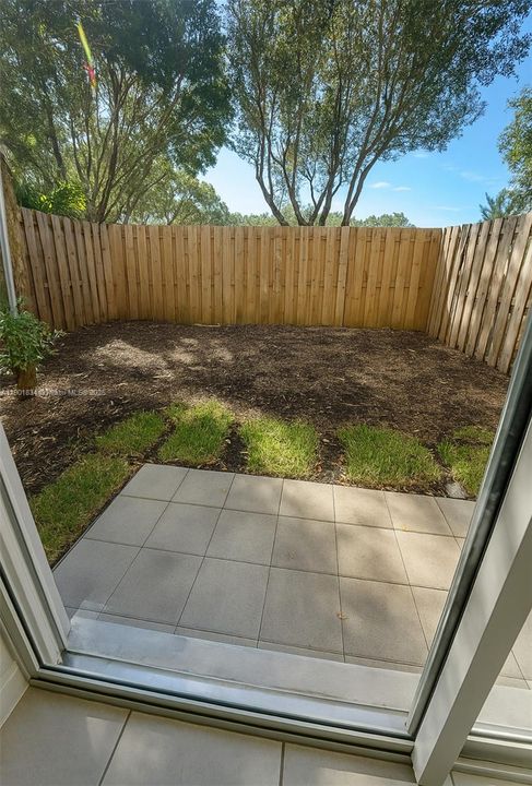 For Rent: $2,500 (3 beds, 2 baths, 1483 Square Feet)