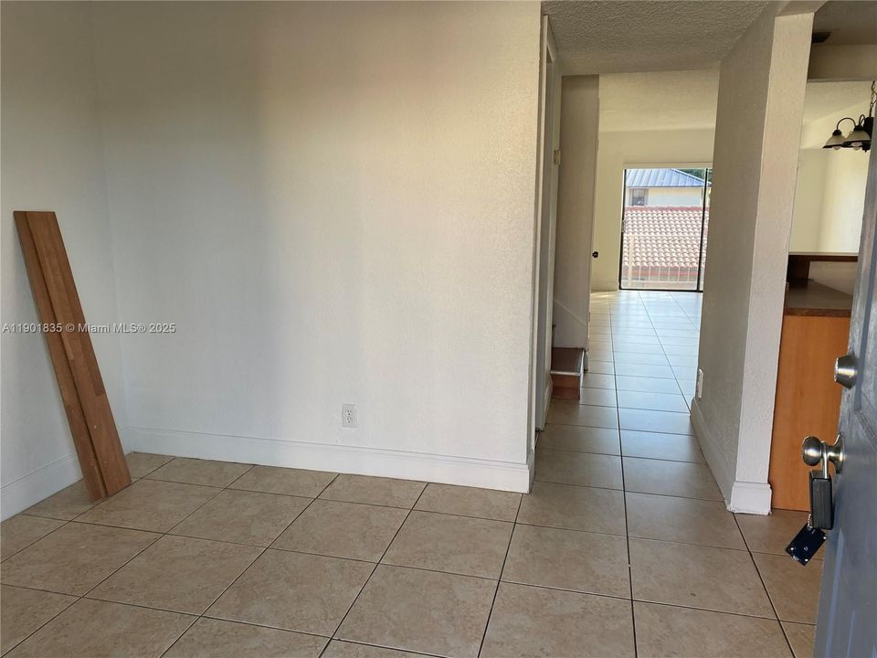 For Sale: $200,000 (3 beds, 2 baths, 1440 Square Feet)