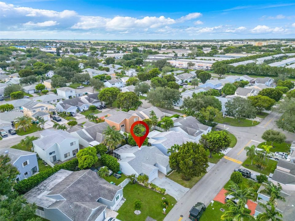 Active With Contract: $545,000 (3 beds, 2 baths, 1281 Square Feet)