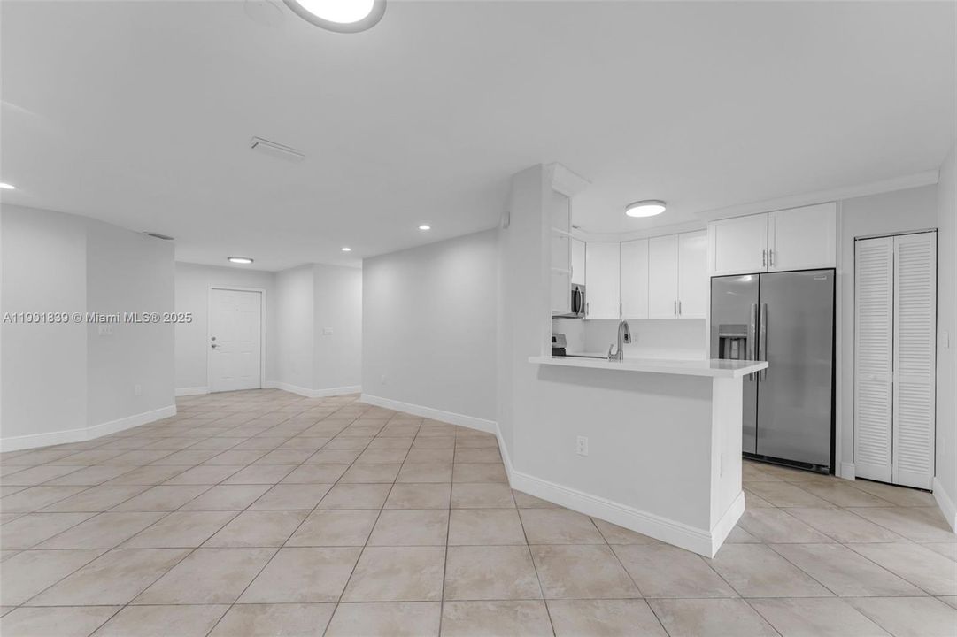 Active With Contract: $545,000 (3 beds, 2 baths, 1281 Square Feet)