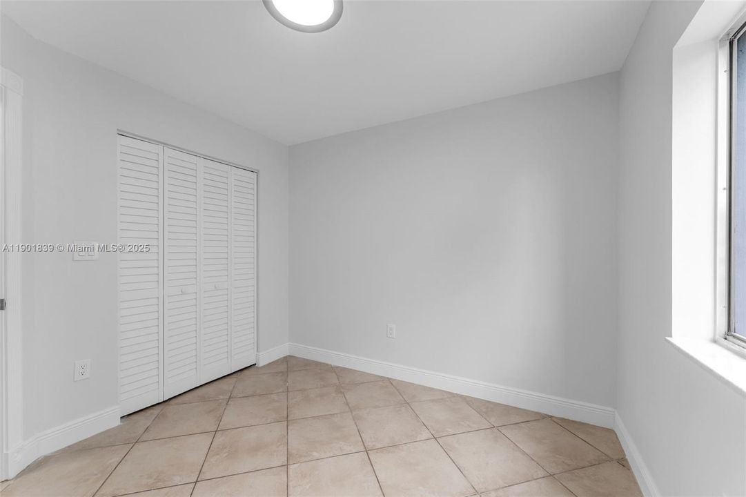 Active With Contract: $545,000 (3 beds, 2 baths, 1281 Square Feet)