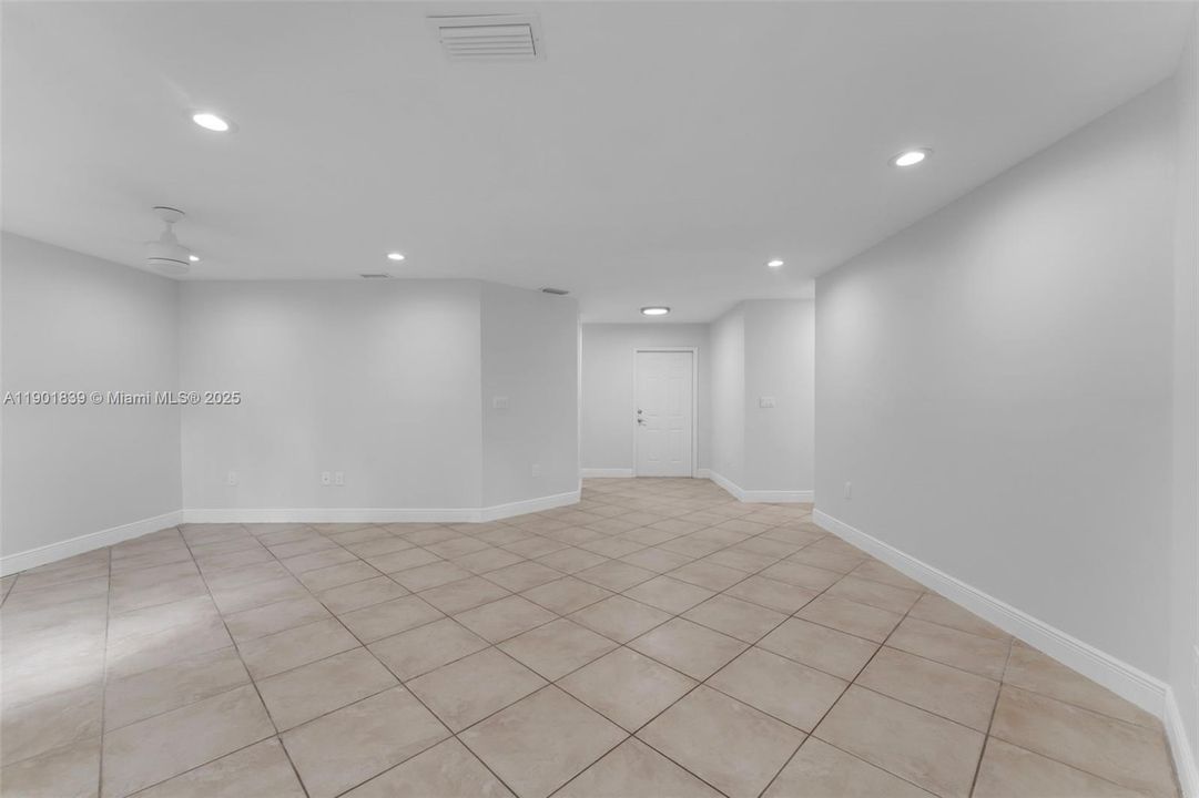 Active With Contract: $545,000 (3 beds, 2 baths, 1281 Square Feet)