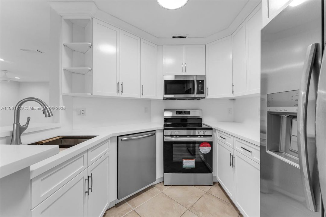 Active With Contract: $545,000 (3 beds, 2 baths, 1281 Square Feet)