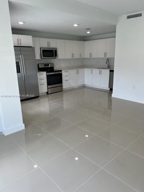 For Sale: $414,500 (4 beds, 3 baths, 1398 Square Feet)