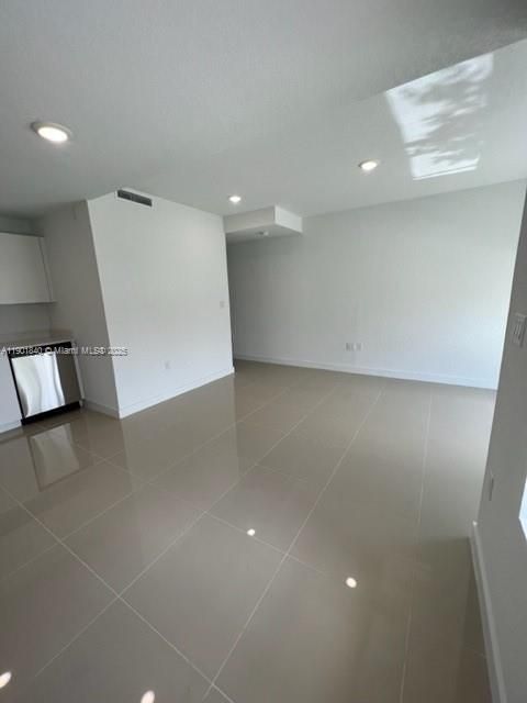 For Sale: $414,500 (4 beds, 3 baths, 1398 Square Feet)