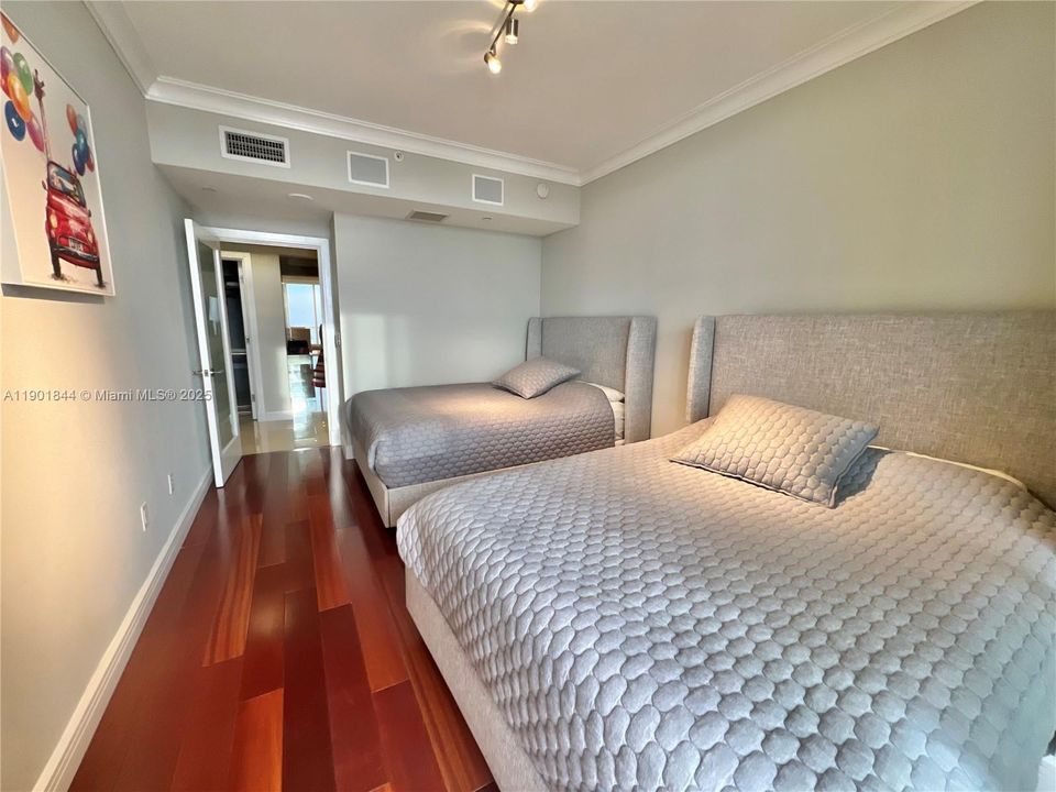 В аренду: $25,000 (3 спален, 3 ванн, 2214 Квадратных фут)