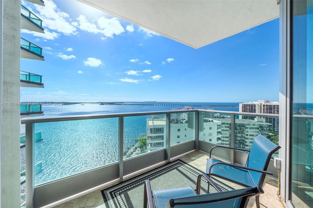 Active With Contract: $1,275,000 (2 beds, 2 baths, 1529 Square Feet)