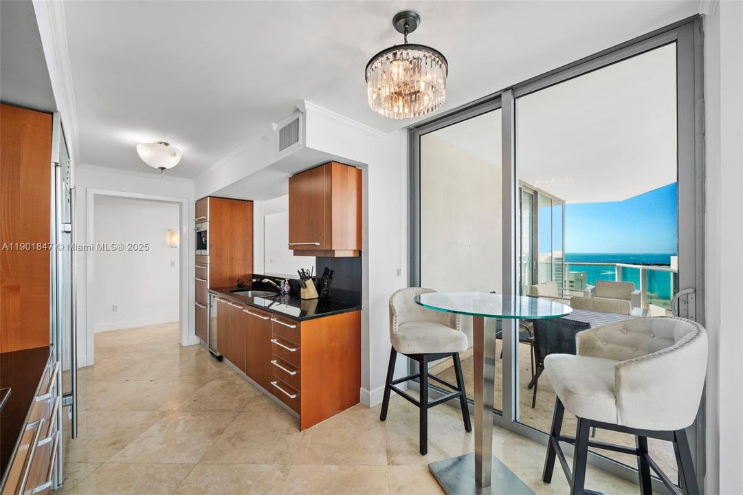 Active With Contract: $1,275,000 (2 beds, 2 baths, 1529 Square Feet)