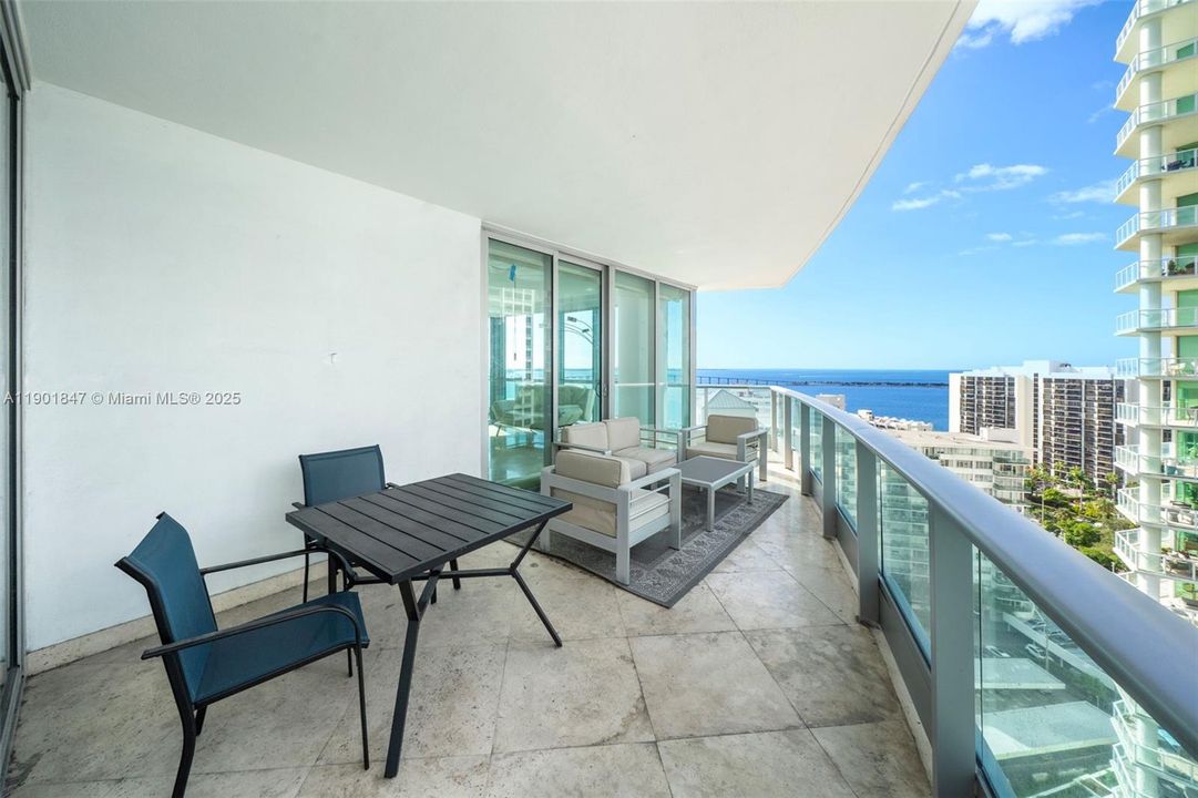 Active With Contract: $1,275,000 (2 beds, 2 baths, 1529 Square Feet)
