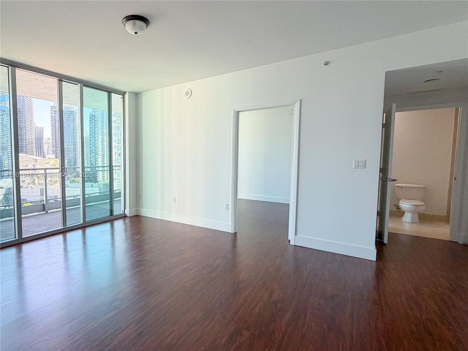 Recently Rented: $3,700 (2 beds, 2 baths, 1093 Square Feet)