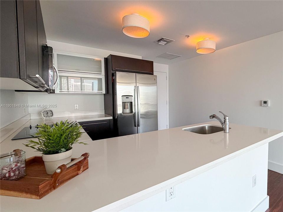 Recently Rented: $3,700 (2 beds, 2 baths, 1093 Square Feet)