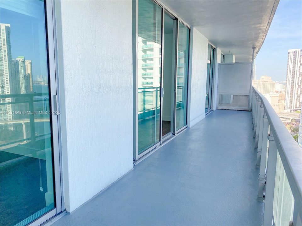 Recently Rented: $3,700 (2 beds, 2 baths, 1093 Square Feet)