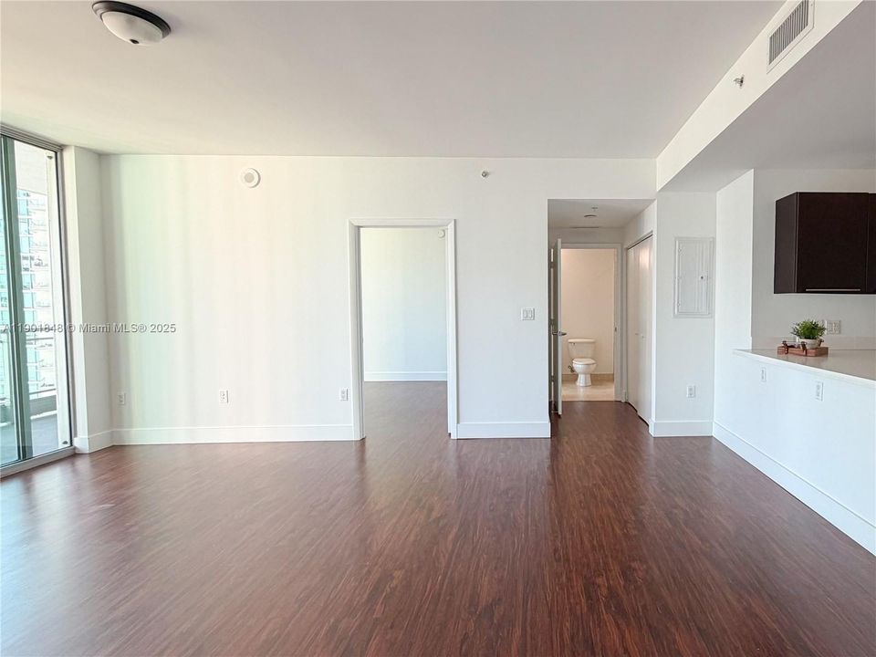 Recently Rented: $3,700 (2 beds, 2 baths, 1093 Square Feet)