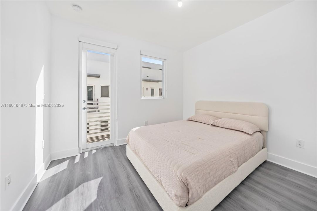 For Sale: $875,000 (4 beds, 3 baths, 2335 Square Feet)