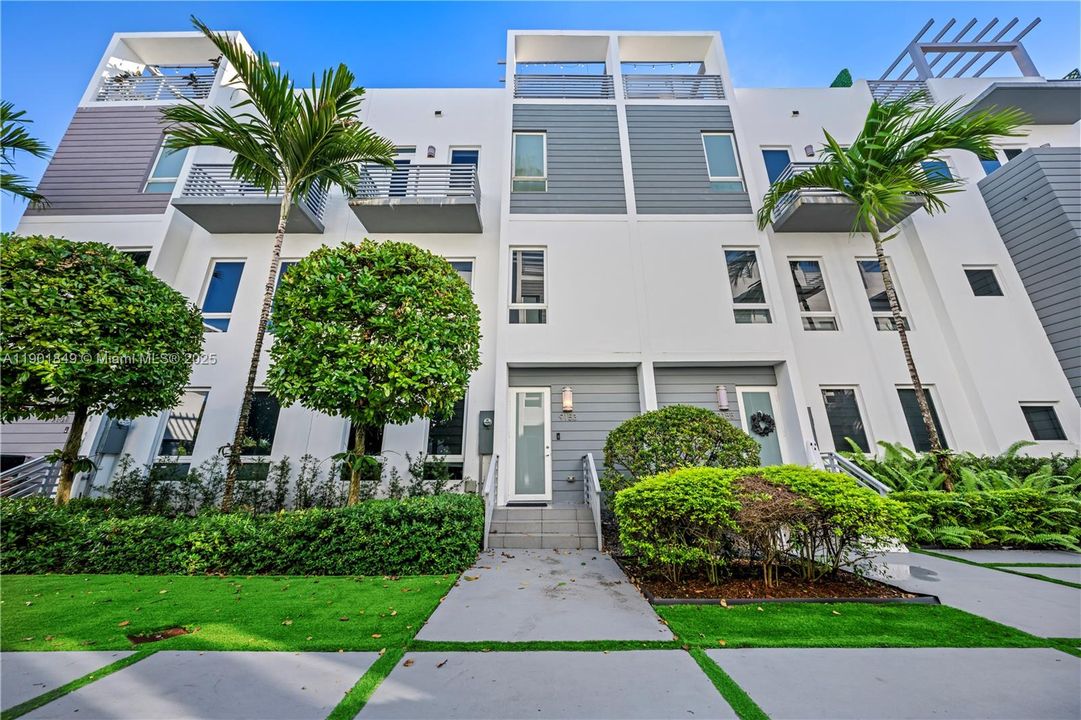 For Sale: $875,000 (4 beds, 3 baths, 2335 Square Feet)