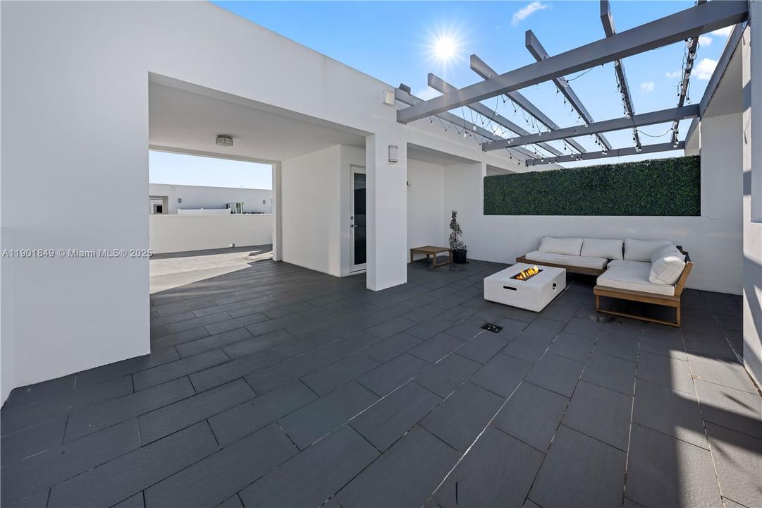 For Sale: $875,000 (4 beds, 3 baths, 2335 Square Feet)