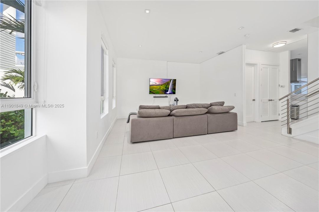 For Sale: $875,000 (4 beds, 3 baths, 2335 Square Feet)