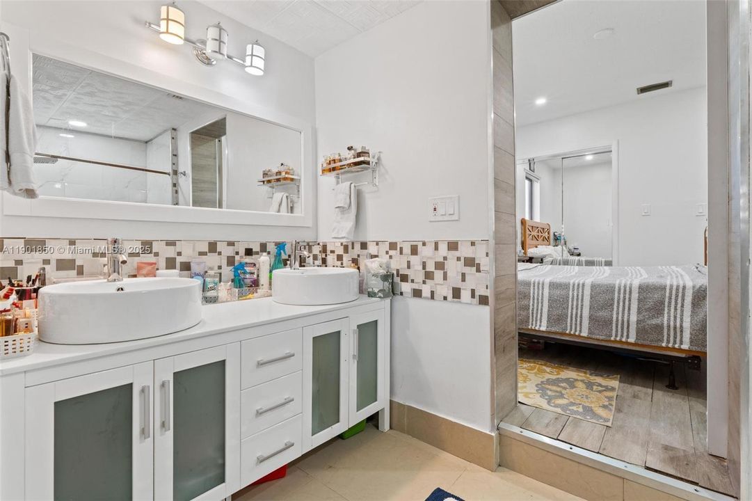 For Sale: $600,000 (3 beds, 2 baths, 1740 Square Feet)