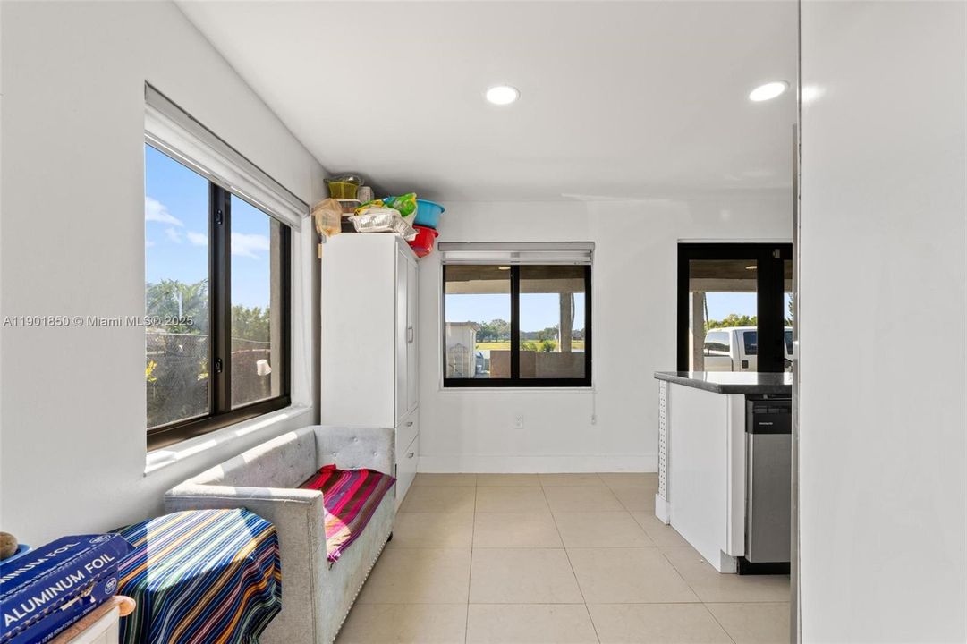 For Sale: $600,000 (3 beds, 2 baths, 1740 Square Feet)