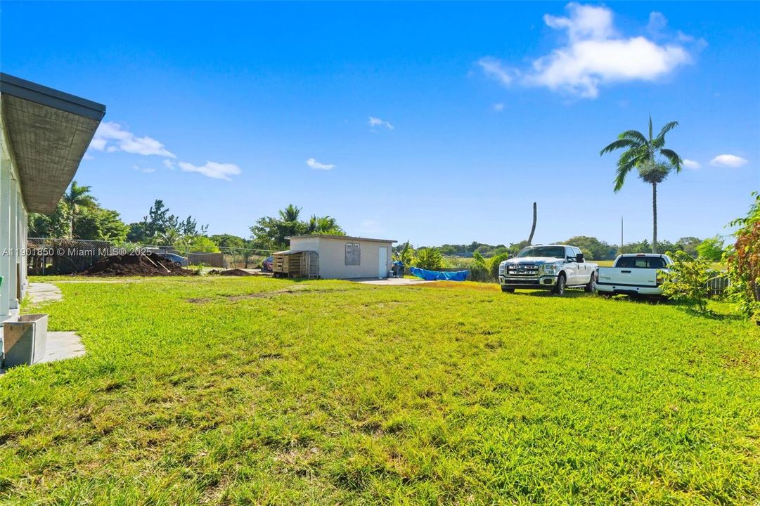 For Sale: $600,000 (3 beds, 2 baths, 1740 Square Feet)