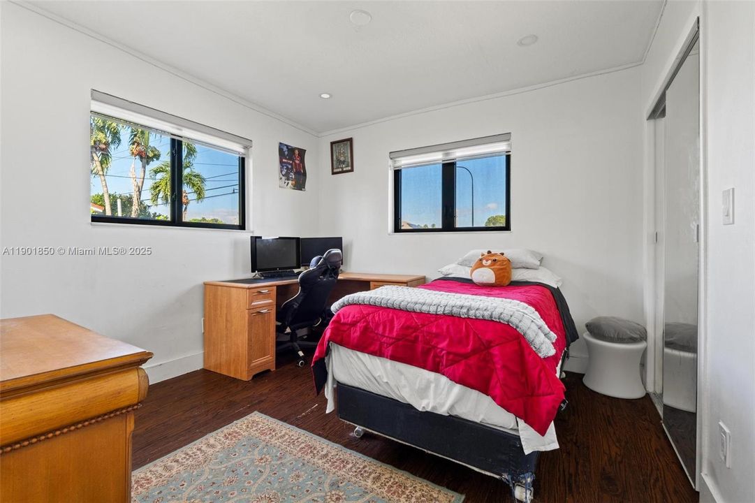 For Sale: $600,000 (3 beds, 2 baths, 1740 Square Feet)