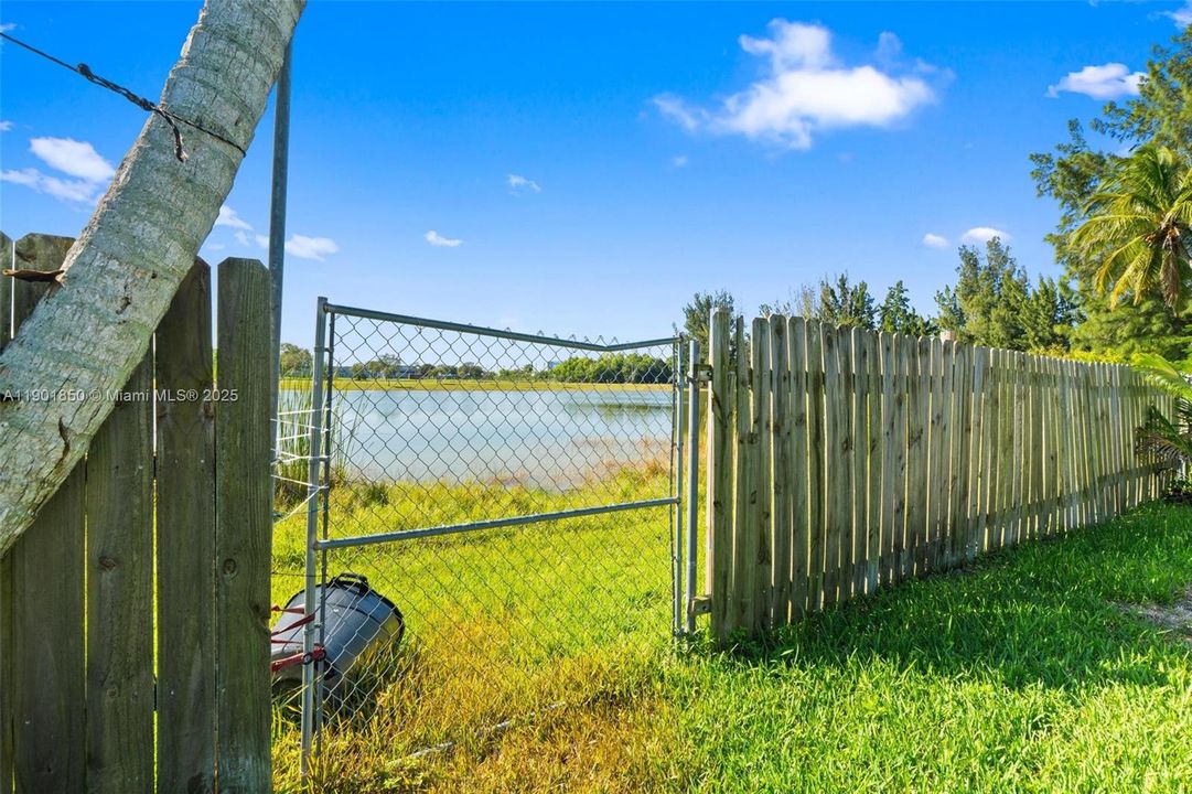 For Sale: $600,000 (3 beds, 2 baths, 1740 Square Feet)