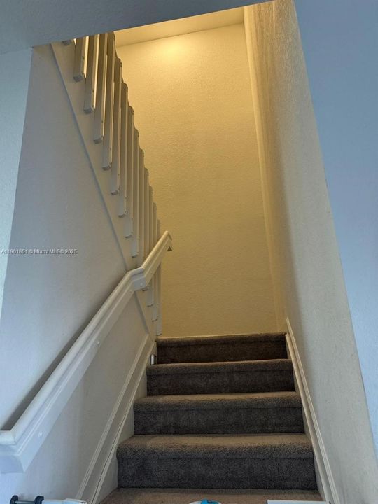 Recently Rented: $3,000 (3 beds, 2 baths, 1483 Square Feet)