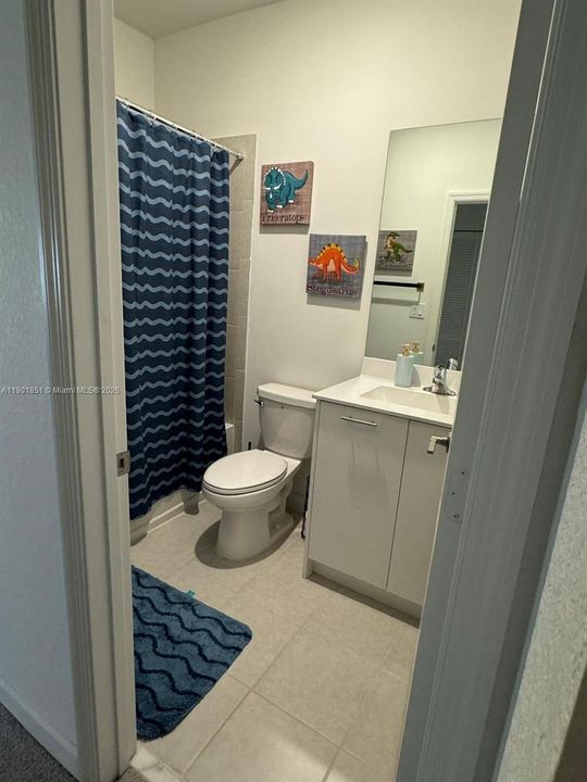 Recently Rented: $3,000 (3 beds, 2 baths, 1483 Square Feet)