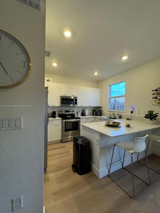 Recently Rented: $3,000 (3 beds, 2 baths, 1483 Square Feet)