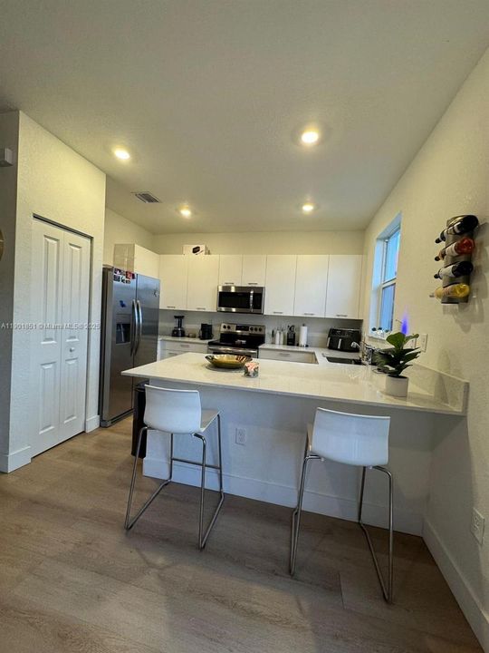 Recently Rented: $3,000 (3 beds, 2 baths, 1483 Square Feet)