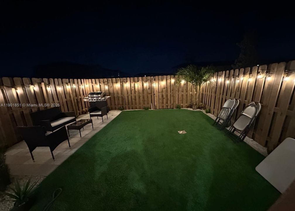 Recently Rented: $3,000 (3 beds, 2 baths, 1483 Square Feet)