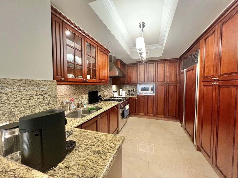 For Sale: $3,450,000 (3 beds, 3 baths, 2214 Square Feet)