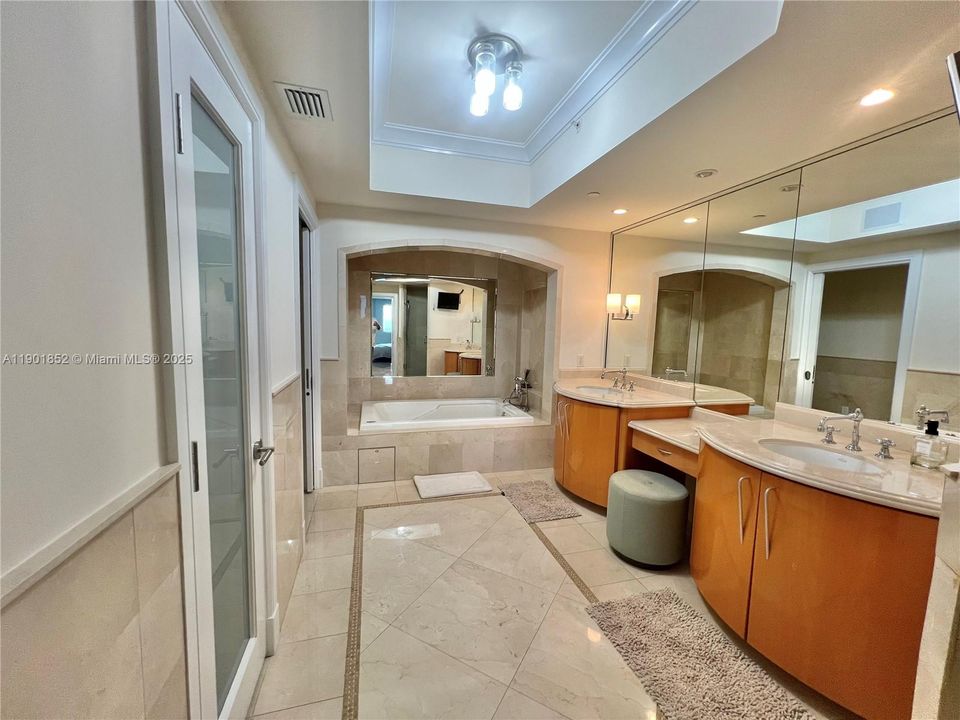 For Sale: $3,450,000 (3 beds, 3 baths, 2214 Square Feet)