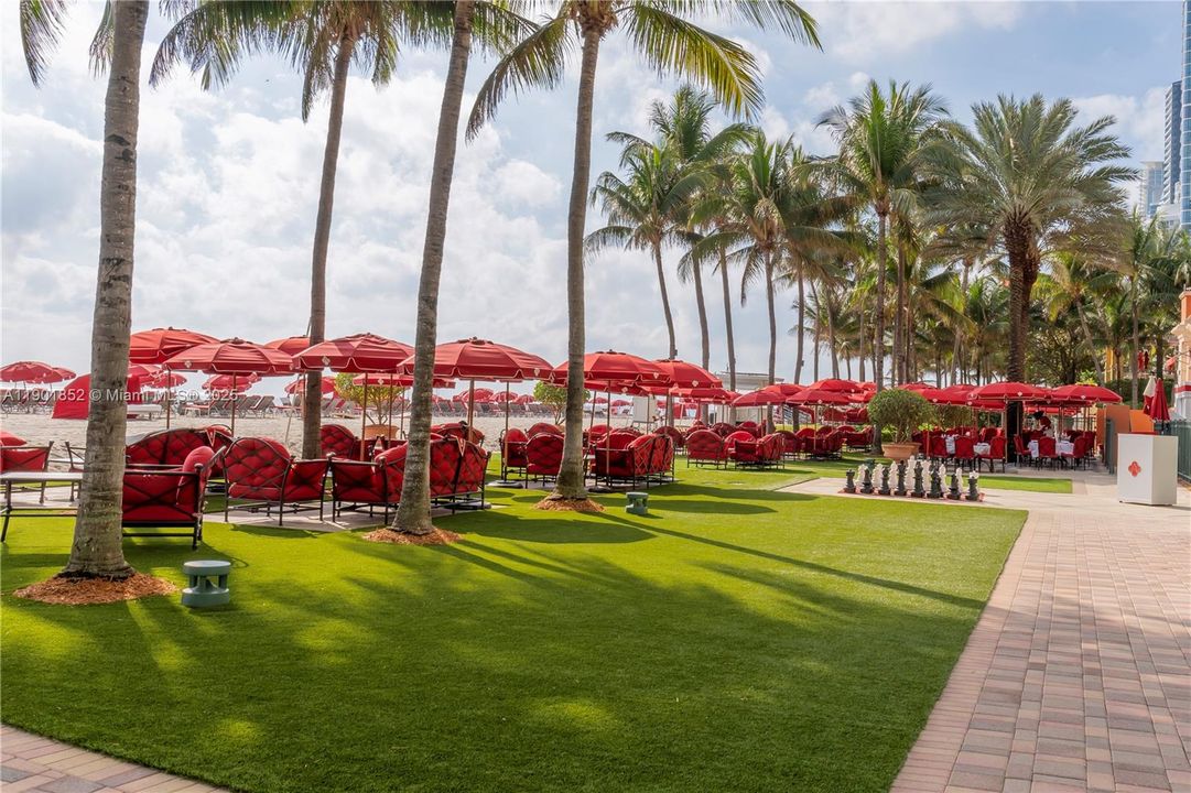 For Sale: $3,450,000 (3 beds, 3 baths, 2214 Square Feet)