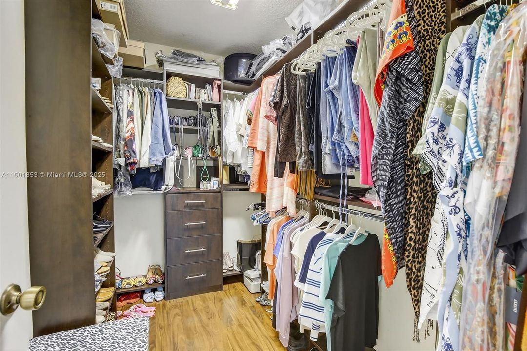 For Rent: $3,300 (3 beds, 2 baths, 1760 Square Feet)