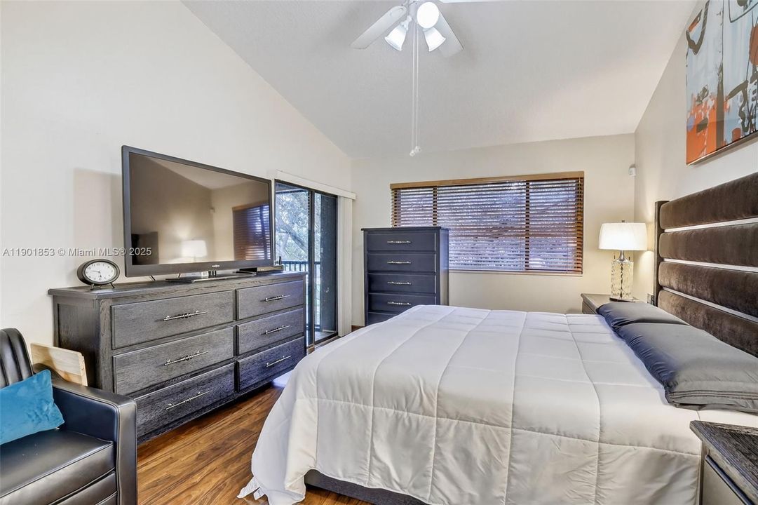 For Rent: $3,300 (3 beds, 2 baths, 1760 Square Feet)