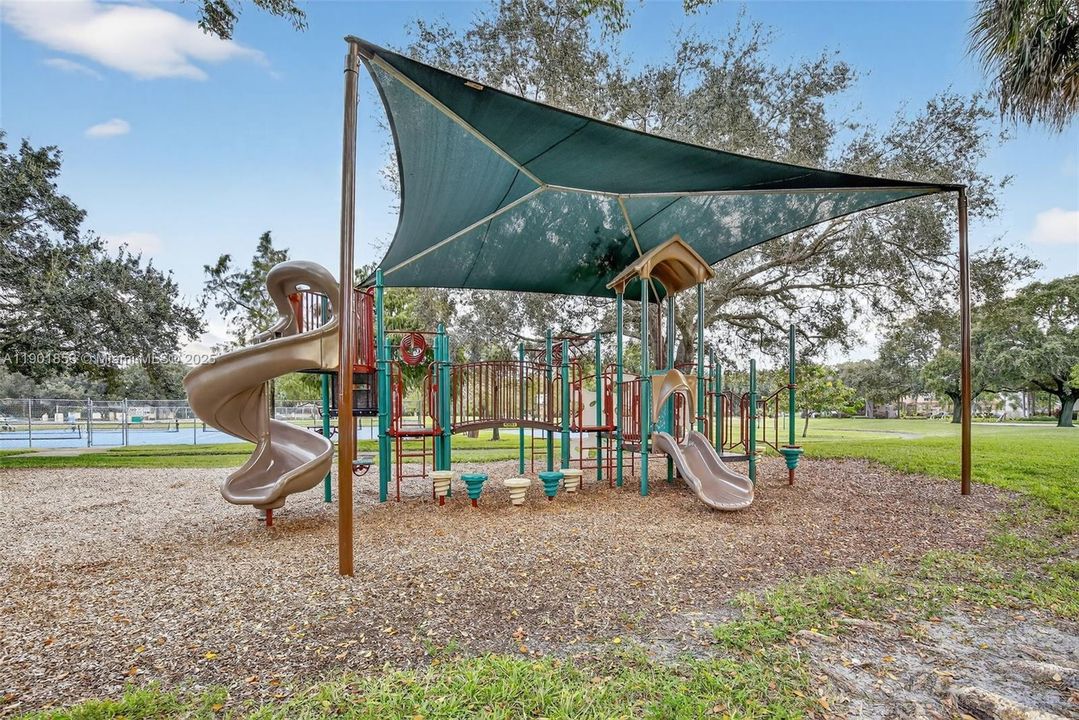 For Rent: $3,300 (3 beds, 2 baths, 1760 Square Feet)